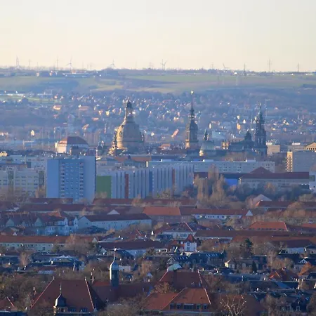 アパート Und Kunst ドレスデン