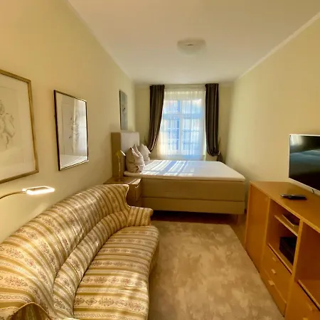 Und Kunst アパート