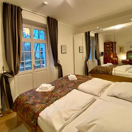 アパート Und Kunst ドレスデン